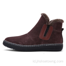 Men Boots Outdoor Sneakers dengan desain sisi zip